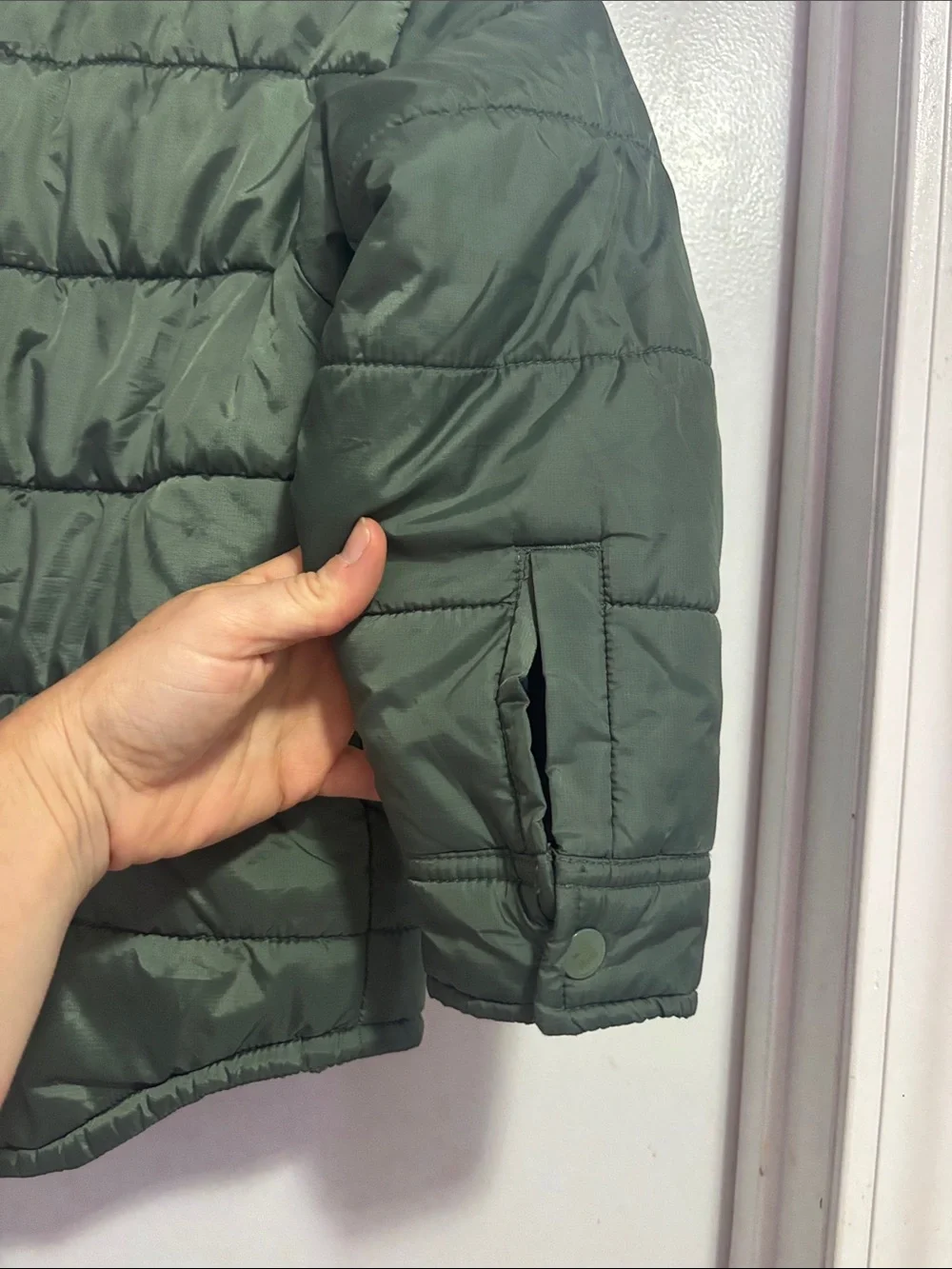 Free Assembly lightweight quilted